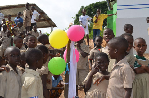 Treffen mit Patenkindern in Kouma Apoti, Togo, Afrika