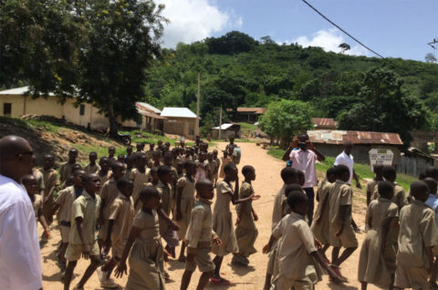 Die Schulkinder in Kouma Apoti in Togo