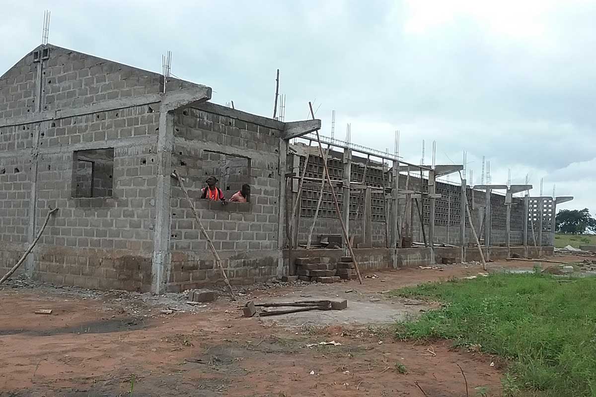 Bau der Schule