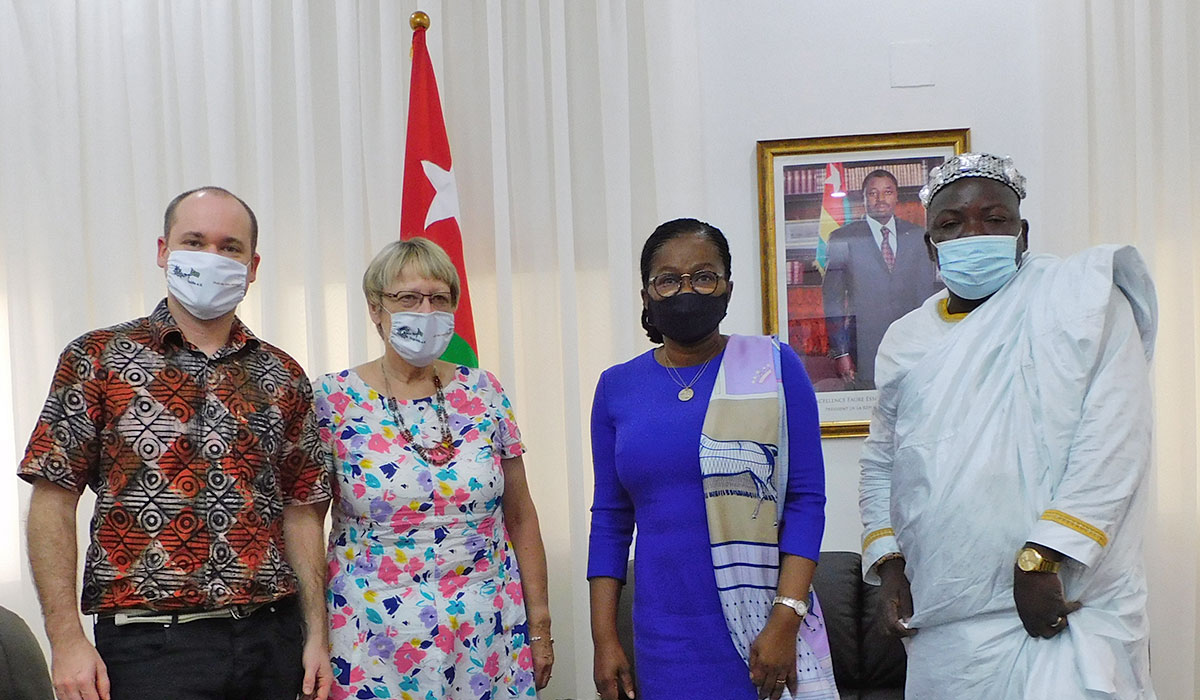 Empfang bei der Prämie Ministerin v.l.: Andy Kopp, Margret Kopp, Premier Minisiterin Victoire S. Tomegah-Dogbe, Dorfchef von Zooti Togbui Yawo Tonou