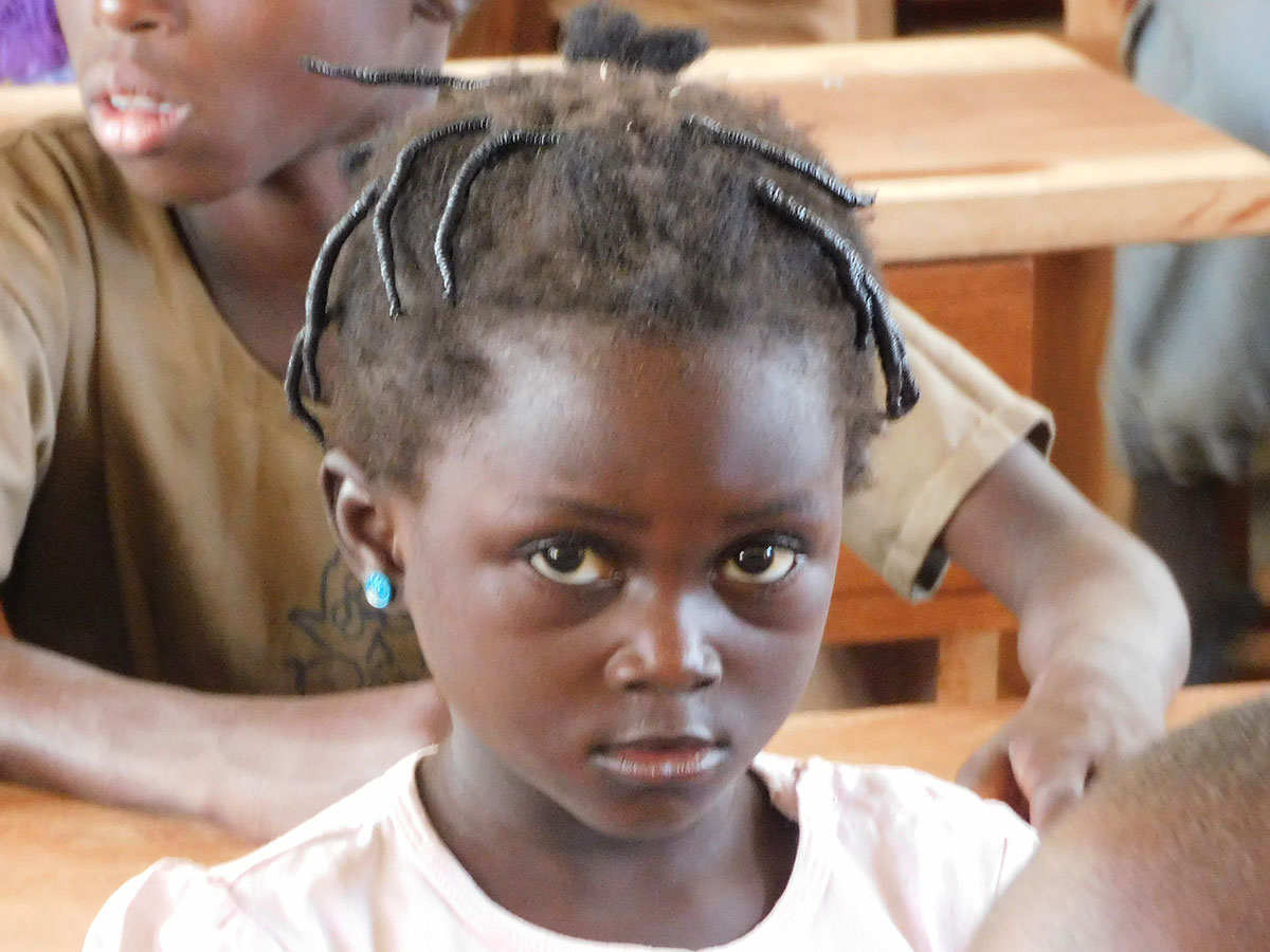 DSCN0314 In der Regenzeit ist alles grün in Togo. Hier sind wir bei Fobenga, ganz im Norden Togos.