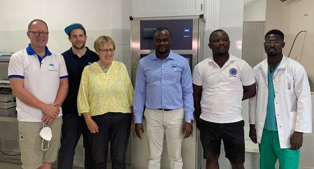 Dr. Jo Deuble (Aimes-Afrique Allemagne), Sebastian Gündling (MMM-Group), Margret Kopp (Aktion PiT-Togohilfe), Dr. Michel Kodom mit Team (Aimes-Afrique)
