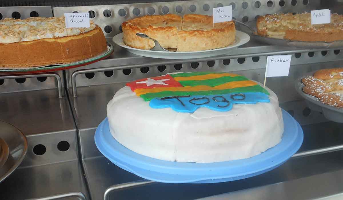 Der Togo-Kuchen bei Kunst im Stadl