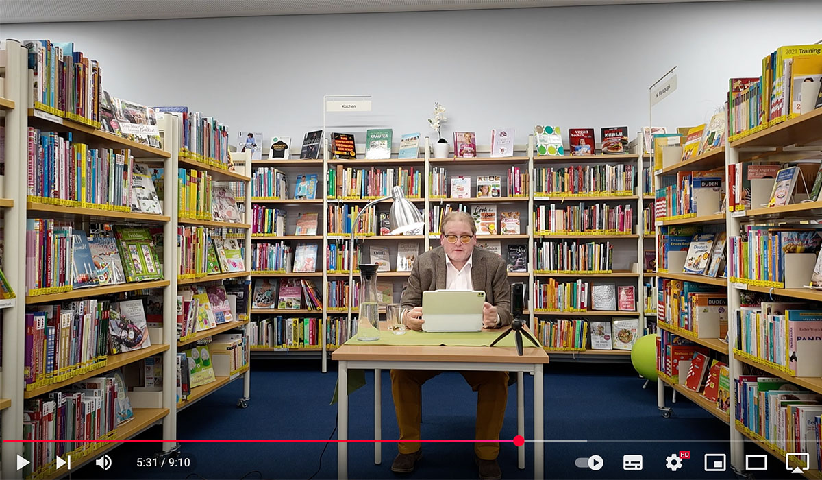 Matthias J. Lange liest in der Gemeindebücherei Maisach