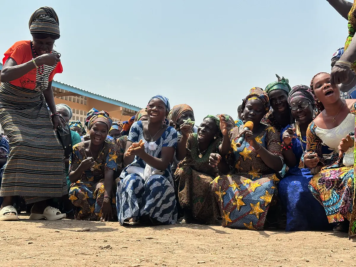 Während der Einweihung der Schule in Kagnibara