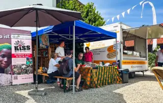 Tombola & Kuchen-Stand bei Kunst im Stadl in Anzhofen