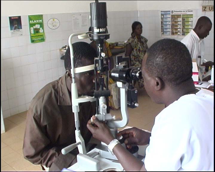 Augenuntersuchung in Mango, Togo